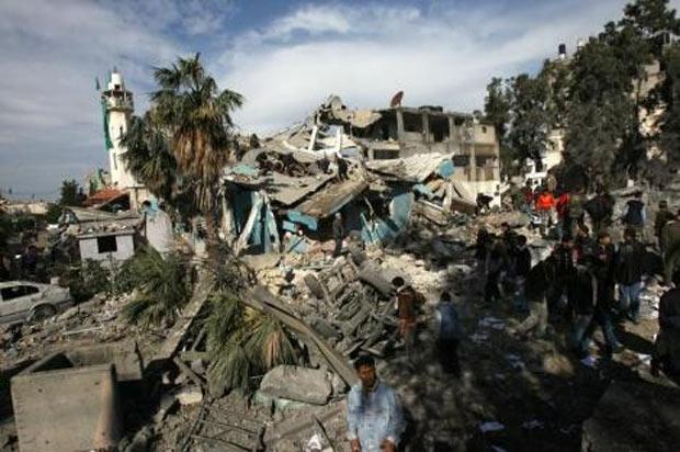 İsrail Filistin'i bombaladı