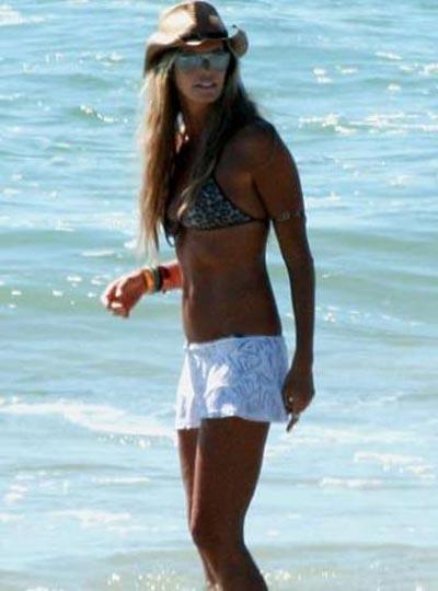 45'lik model Elle Macpherson - Resim 13
