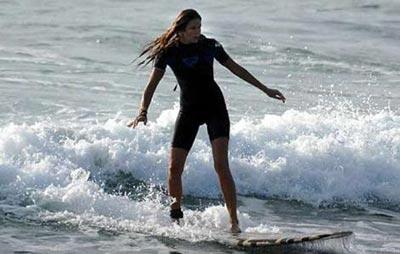 45'lik model Elle Macpherson - Resim 12