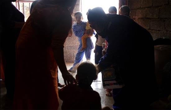 Kız sünnetinden görüntüler - Resim 14
