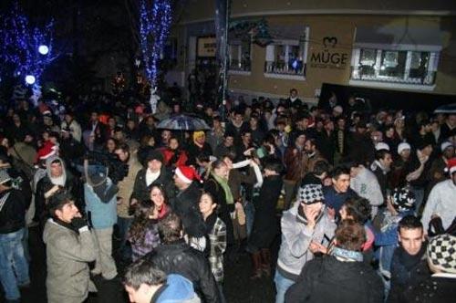 Türkiye 2009'a böyle girdi - Resim 12