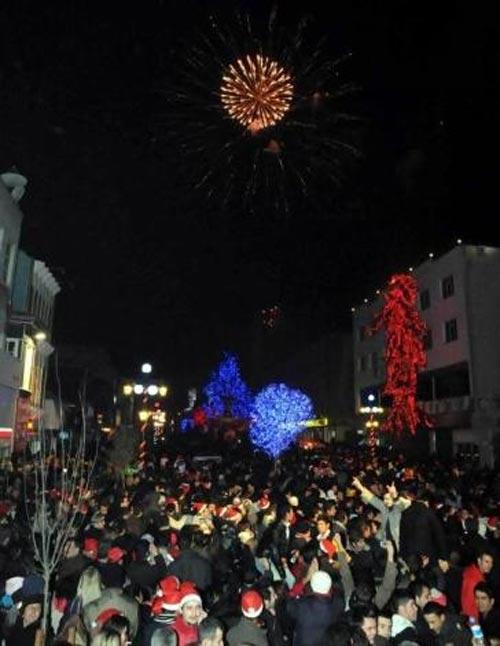 Türkiye 2009'a böyle girdi - Resim 45