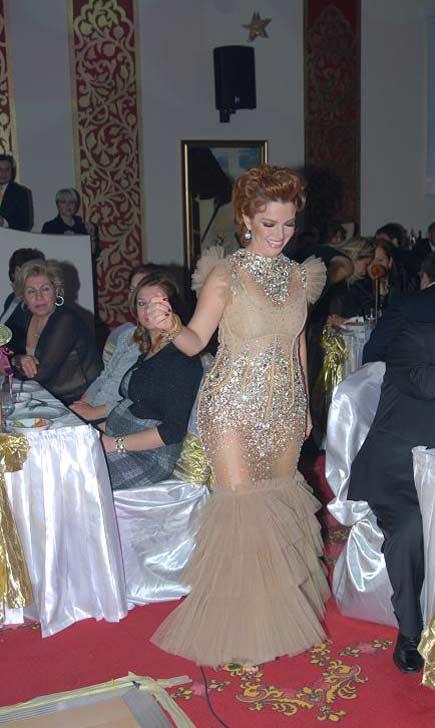 Pınar Eliçe'den yılbaşı performansı