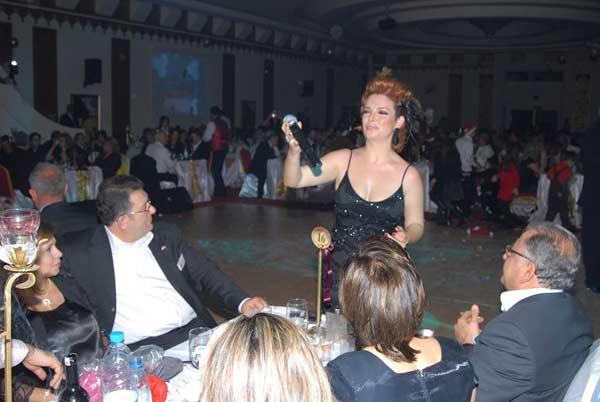 Pınar Eliçe'den yılbaşı performansı