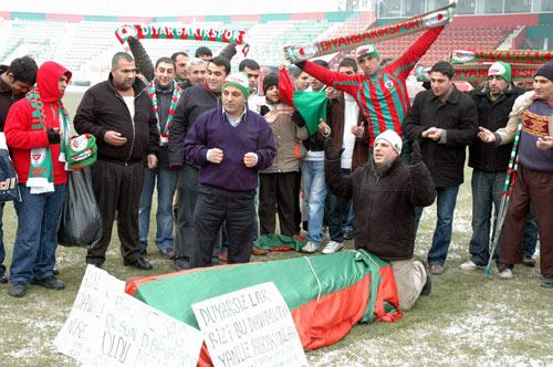 Diyarbakırspor'dan ilginç protesto - Resim 2