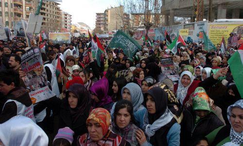 Ülkücülere linç girişimi