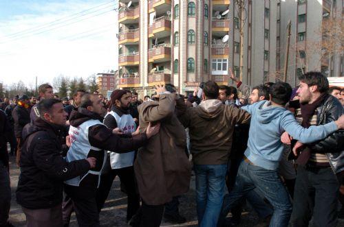 Ülkücülere linç girişimi