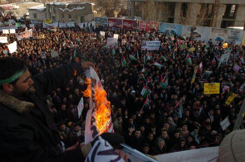 Ülkücülere linç girişimi