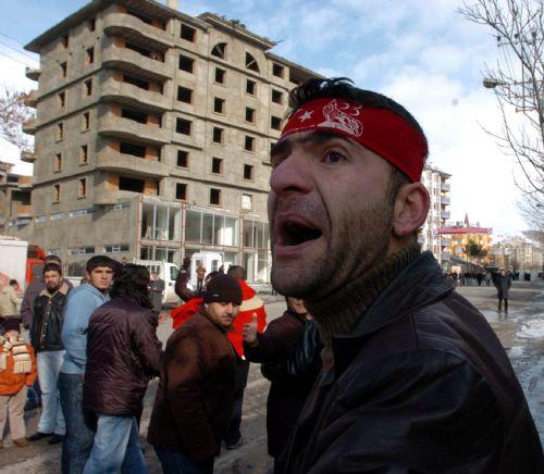 Ülkücülere linç girişimi