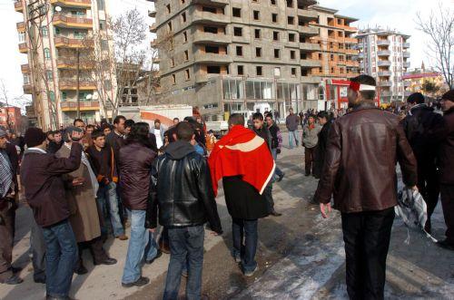 Ülkücülere linç girişimi