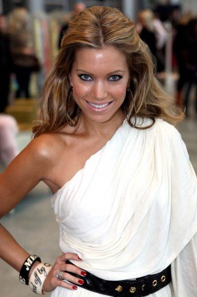 Sylvie Van Der Vaart - Resim 1