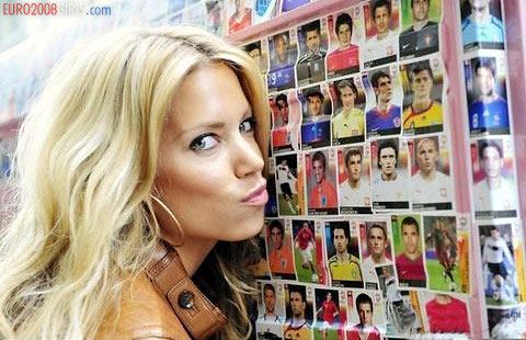 Sylvie Van Der Vaart - Resim 12