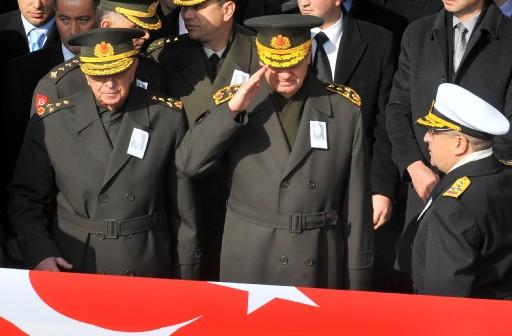 Komutanlar Kırca'nın cenazesinde 