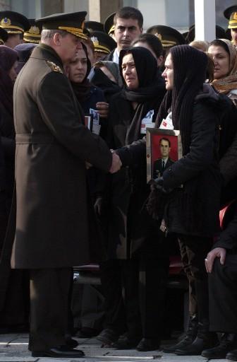 Komutanlar Kırca'nın cenazesinde 