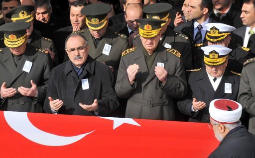 Komutanlar Kırca'nın cenazesinde 