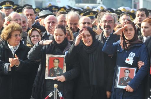 Komutanlar Kırca'nın cenazesinde 