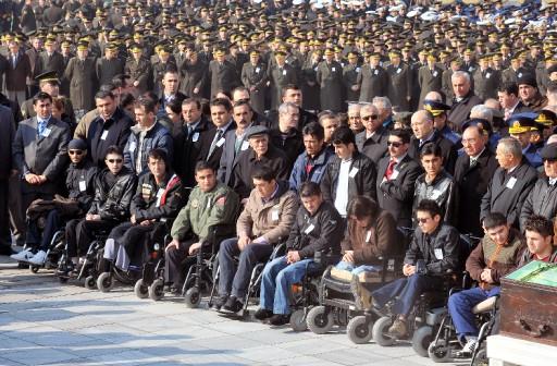 Komutanlar Kırca'nın cenazesinde 