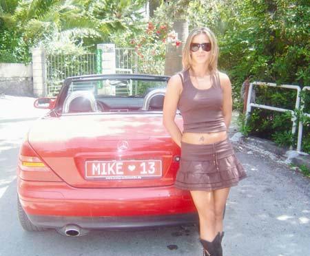 Dövmeli Kartal Milica Daboviç