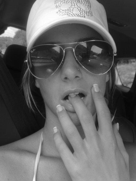 Dövmeli Kartal Milica Daboviç