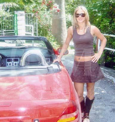 Dövmeli Kartal Milica Daboviç