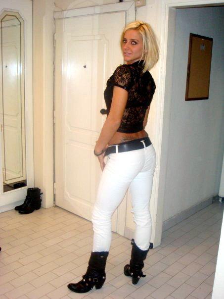 Dövmeli Kartal Milica Daboviç