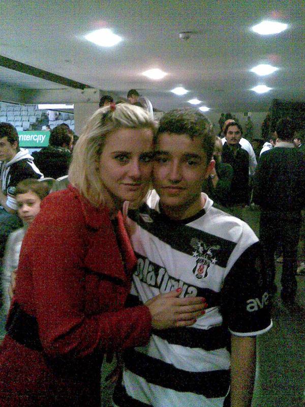 Dövmeli Kartal Milica Daboviç