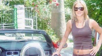 Dövmeli Kartal Milica Daboviç