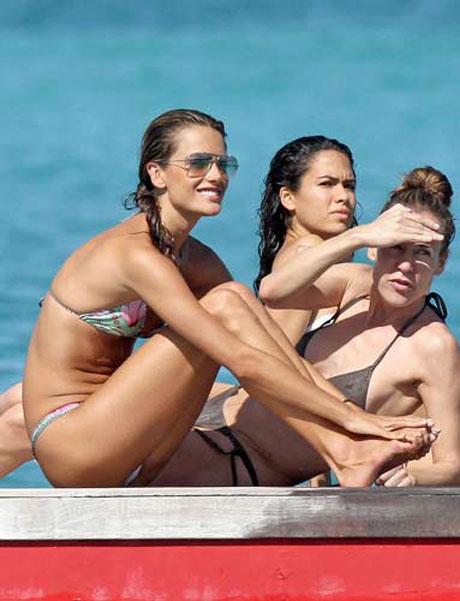 Doğumdan sonra Alessandra Ambrosio - Resim 25
