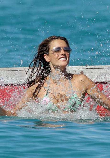 Doğumdan sonra Alessandra Ambrosio - Resim 12