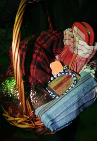 Adriana Lima'dan göbek şov