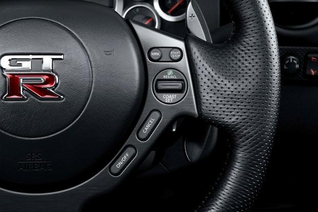 En sportif Nissan GT-R SpecV - Resim 1