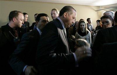Erdoğan'ın Peres'i susturduğu an - Resim 14