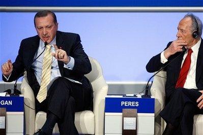 Erdoğan'ın Peres'i susturduğu an - Resim 18
