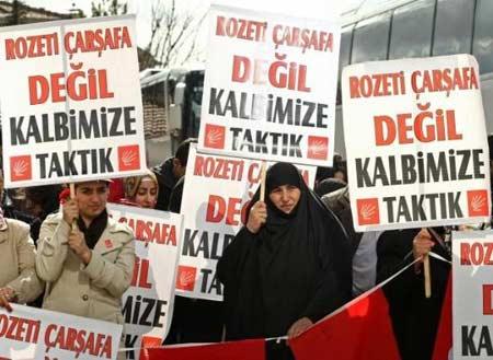 Çarşaflı CHPliler'den aday protestosu 