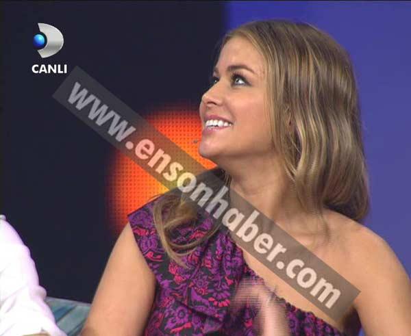 Carmen Electra Beyaz Şov'da