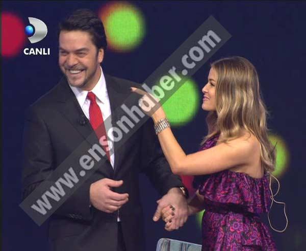 Carmen Electra Beyaz Şov'da