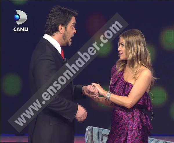 Carmen Electra Beyaz Şov'da