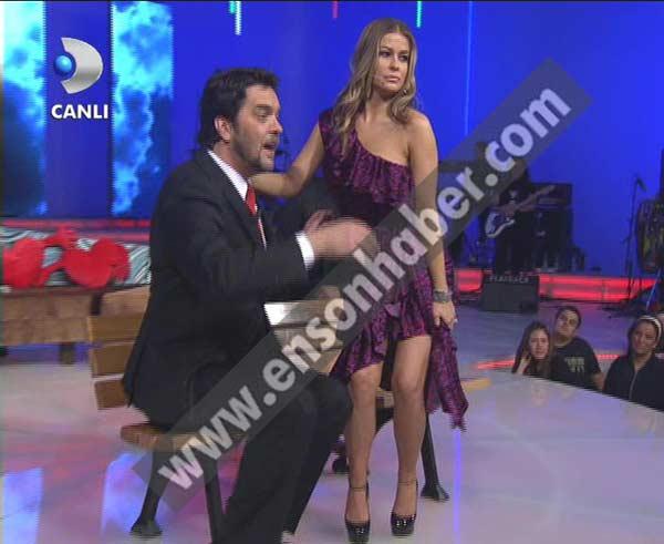 Carmen Electra Beyaz Şov'da