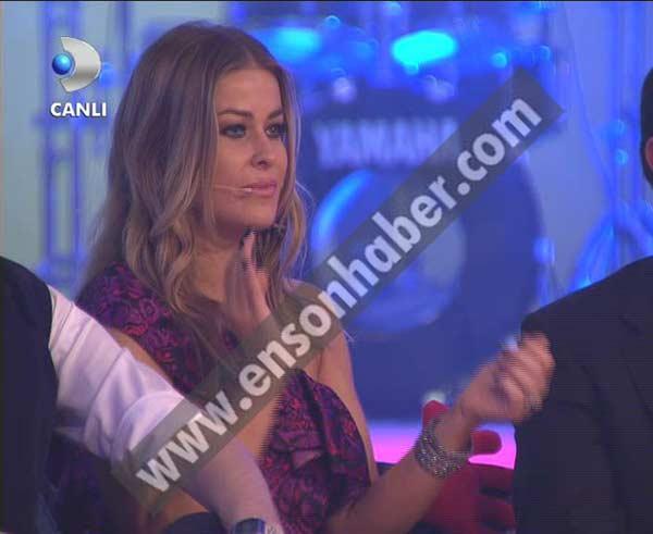 Carmen Electra Beyaz Şov'da