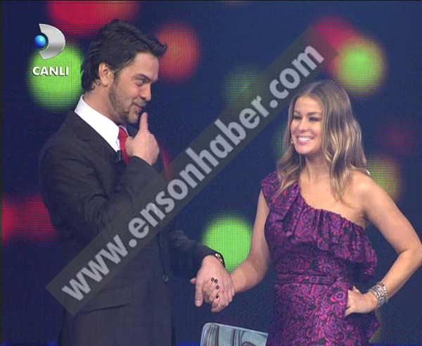 Carmen Electra Beyaz Şov'da