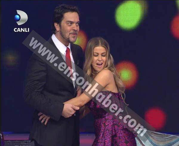 Carmen Electra Beyaz Şov'da