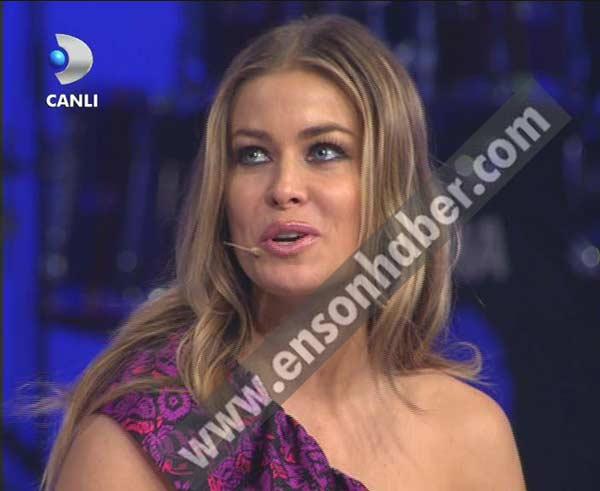 Carmen Electra Beyaz Şov'da