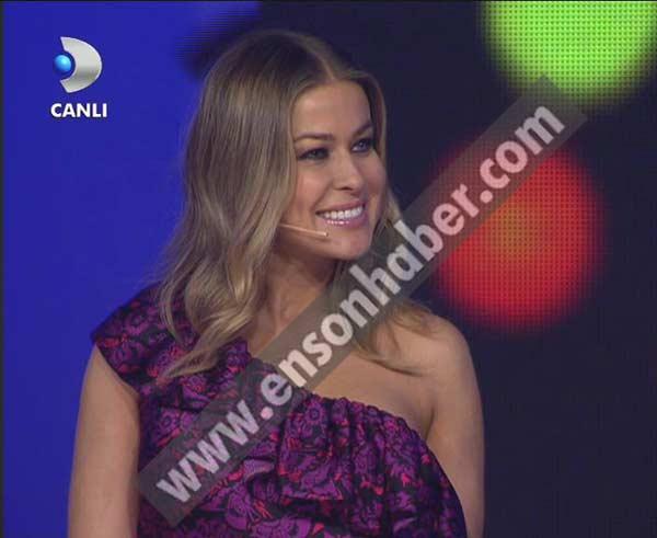 Carmen Electra Beyaz Şov'da