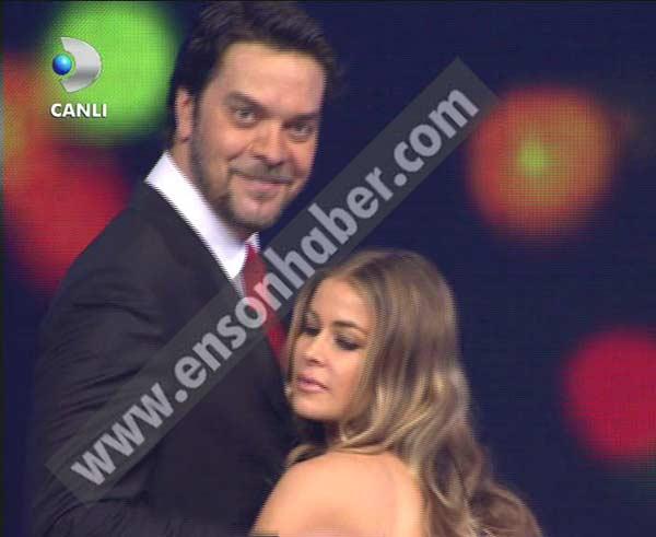 Carmen Electra Beyaz Şov'da