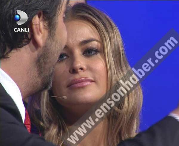 Carmen Electra Beyaz Şov'da