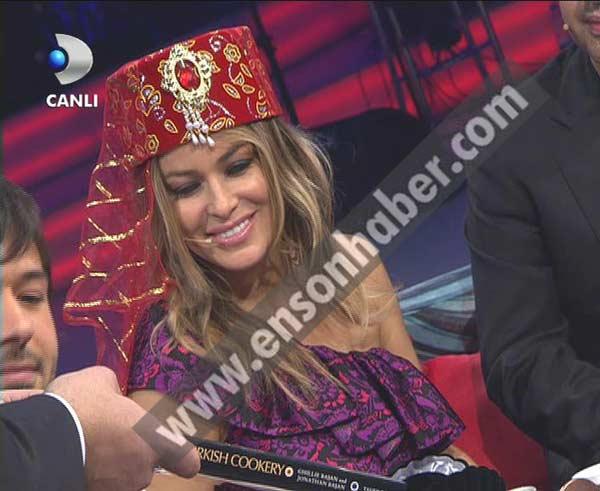 Carmen Electra Beyaz Şov'da