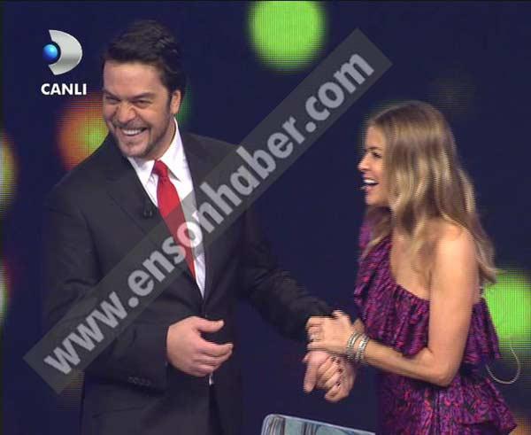 Carmen Electra Beyaz Şov'da