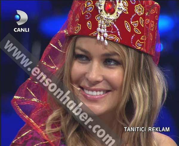 Carmen Electra Beyaz Şov'da