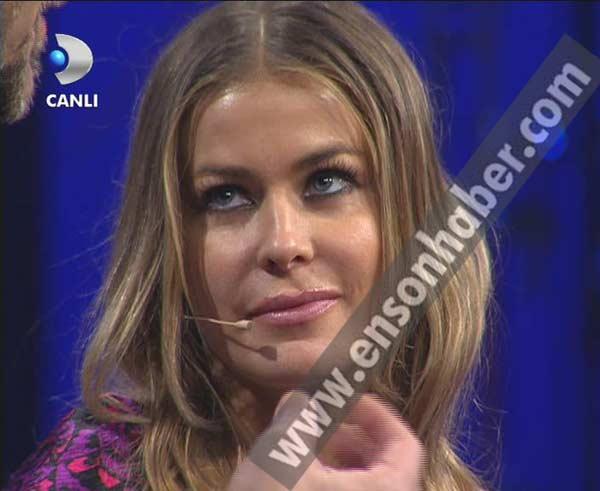 Carmen Electra Beyaz Şov'da