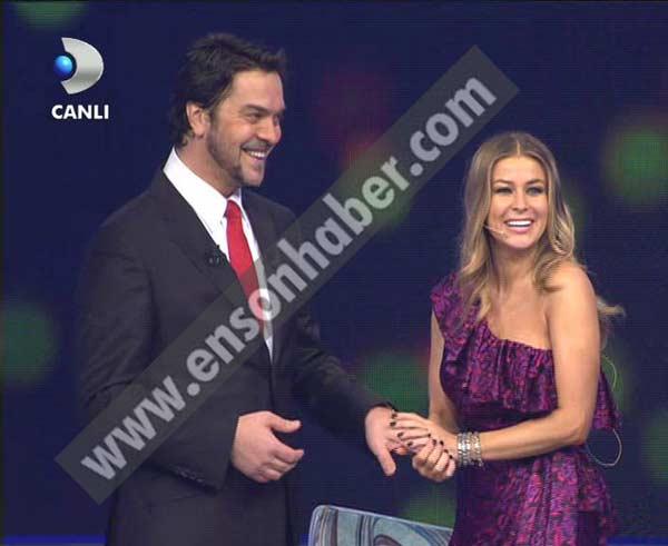 Carmen Electra Beyaz Şov'da